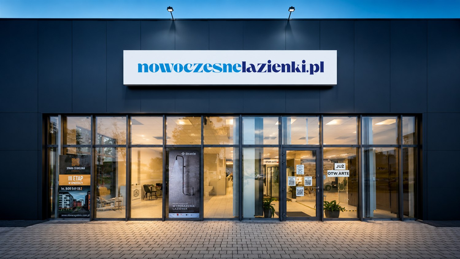 Wejście do salonu nowoczesnelazienki.pl przy ul. Przemysłowej 2 w Mielcu