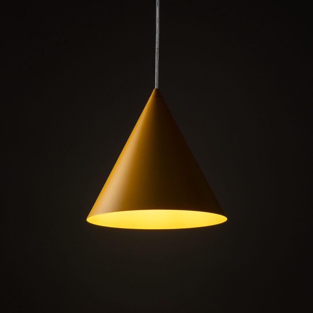 CONO YELLOW LAMPA WISZACA 1 M