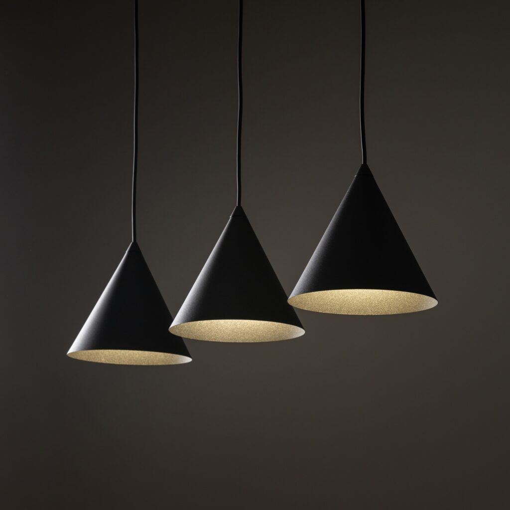 CONO BLACK LAMPA WISZĄCA S 3 LISTWA