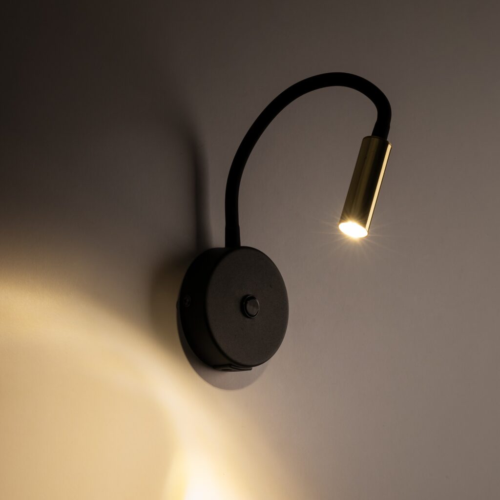 LAGOS BLACK/GOLD KINKIET 1 USB