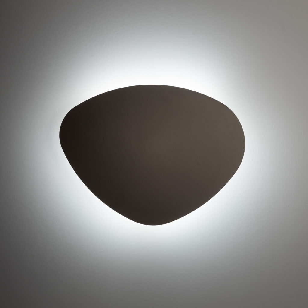 STONE NEW BROWN KINKIET 3XG9