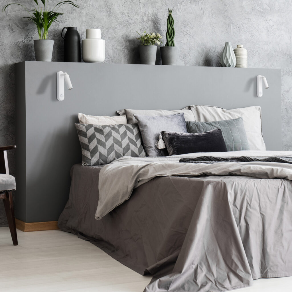 ENZO LONG WHITE KINKIET 1