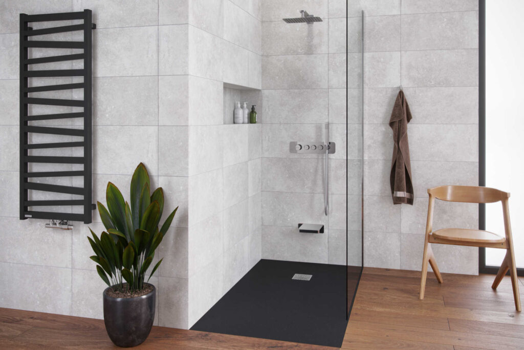 Italic grzejnik łazienkowy 131×50 cm, czarny soft