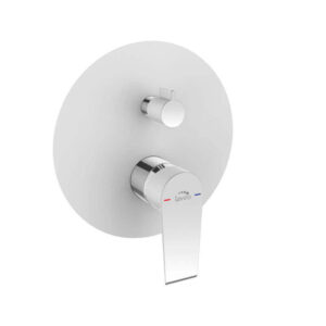 Largo – bateria natryskowa podtynkowa z przełącznikiem