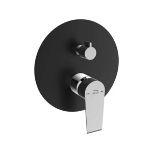 Largo – bateria natryskowa podtynkowa z przełącznikiem