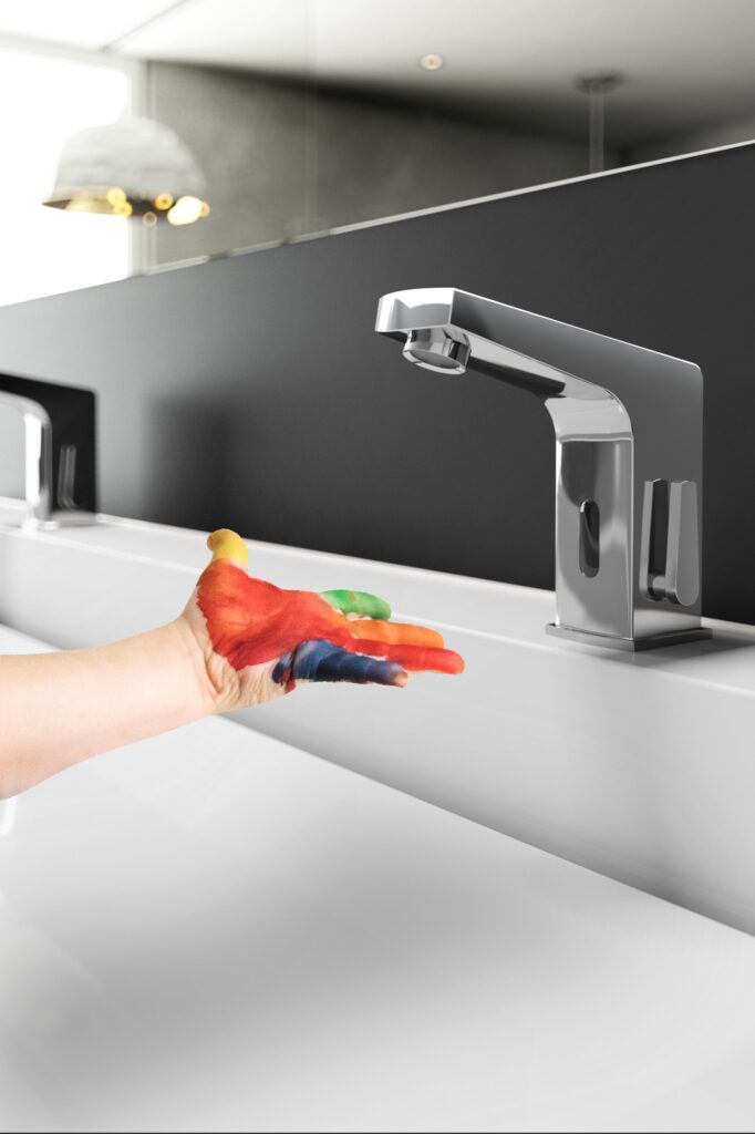 Bateria umywalkowa bezdotykowa z regulacją temperatury – 230/6V