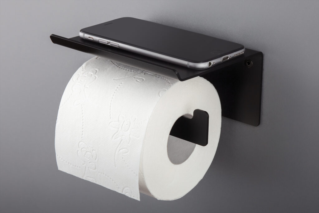 Uchwyt na papier toaletowy ścienny – z półką